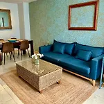 Apartamento Hosted By Gracie