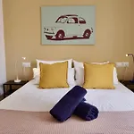 Hosted By Gracie Valência