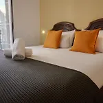 Hosted By Gracie Apartamento *
