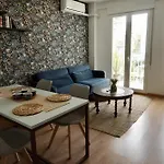 Hosted By Gracie Valência