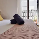 Hosted By Gracie 아파트 *