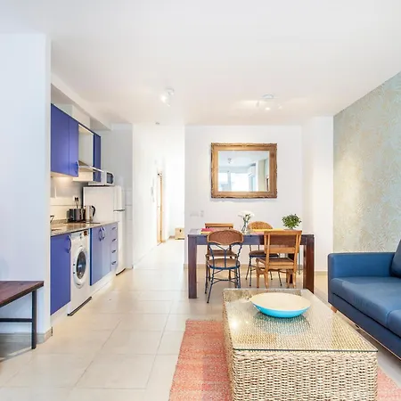 Hosted By Gracie Lägenhet *