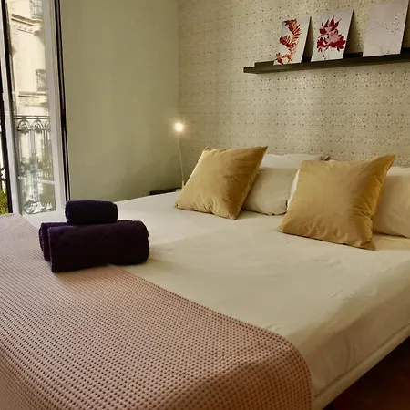 Hosted By Gracie Apartamento
