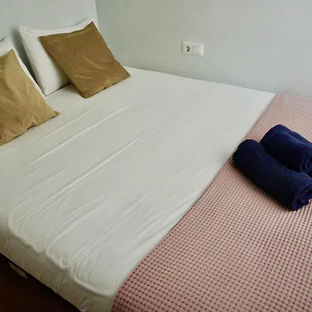 Hosted By Gracie Apartment *